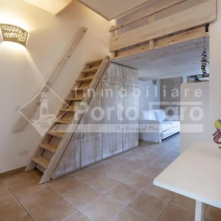 公寓 Monolocale Mansardato Sulla Di Porto Faro 帕劳